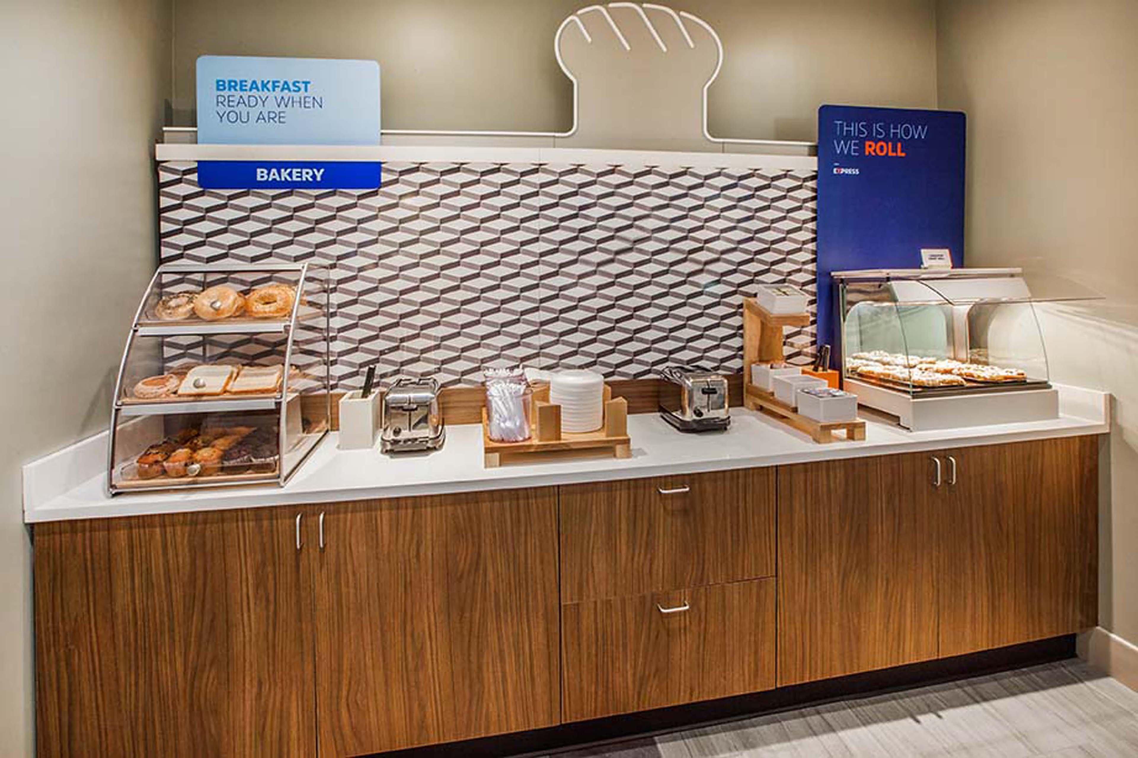 Holiday Inn Express Hotel & Suites Marion By Ihg Esterno foto