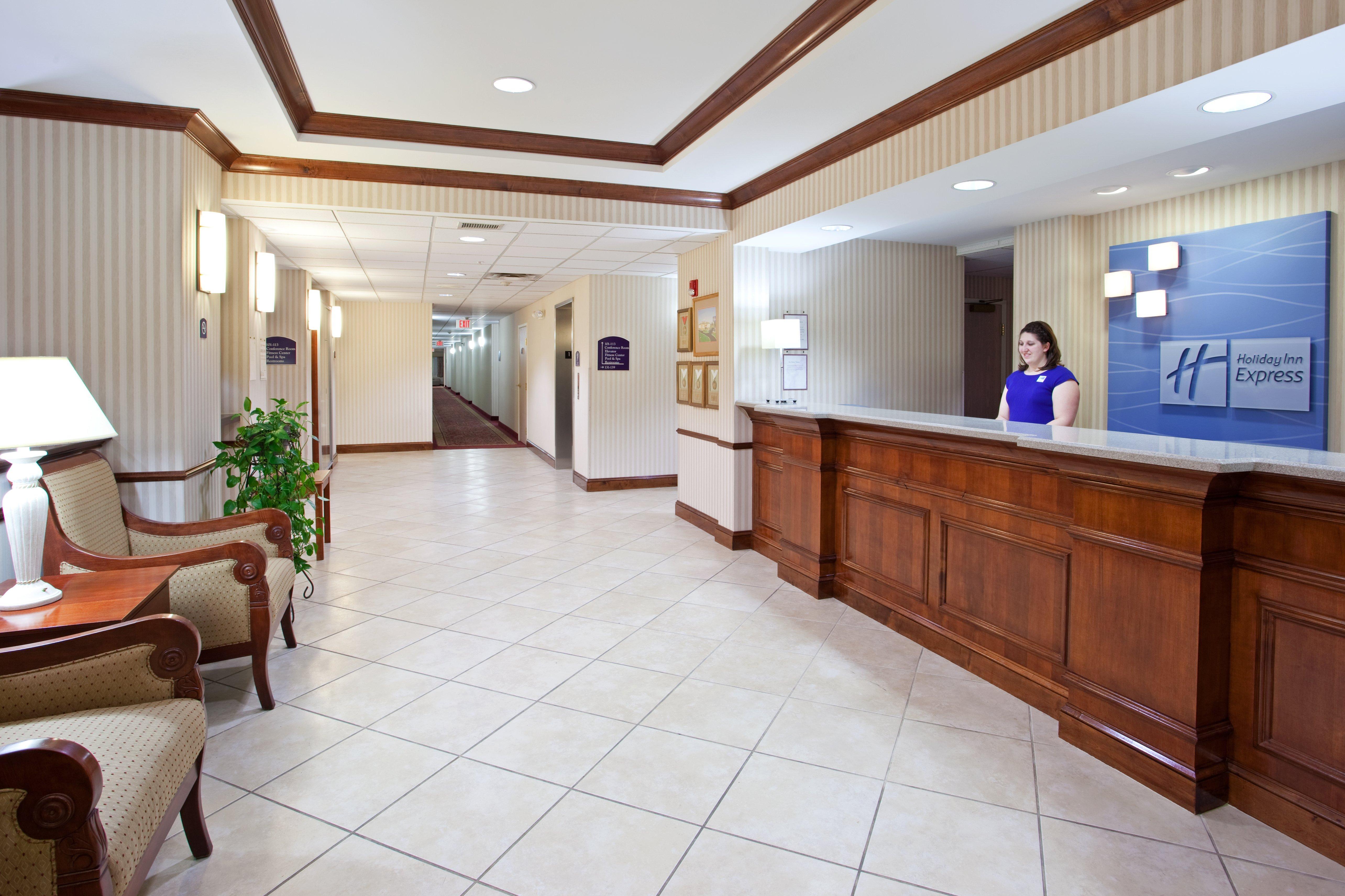 Holiday Inn Express Hotel & Suites Marion By Ihg Esterno foto