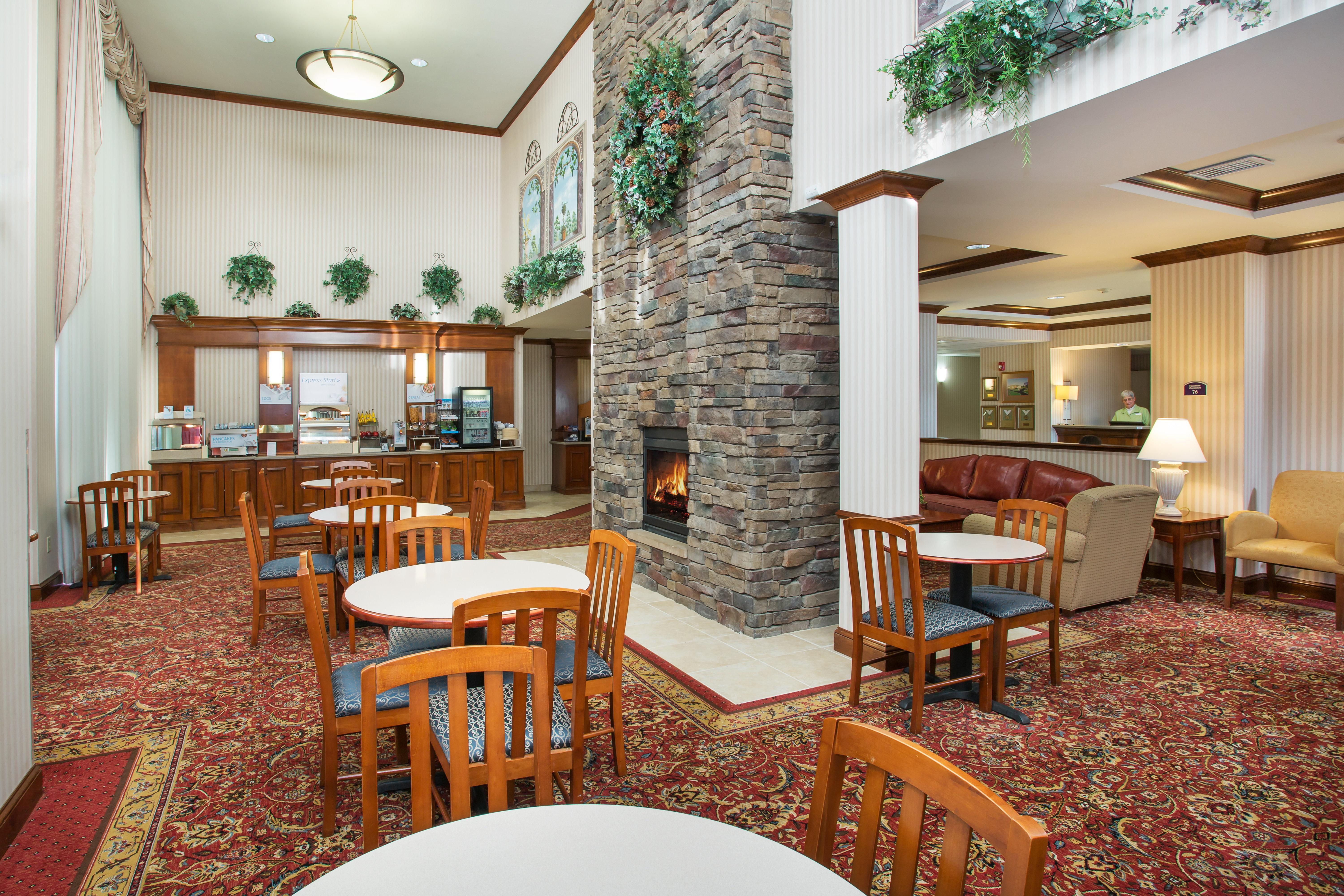 Holiday Inn Express Hotel & Suites Marion By Ihg Esterno foto