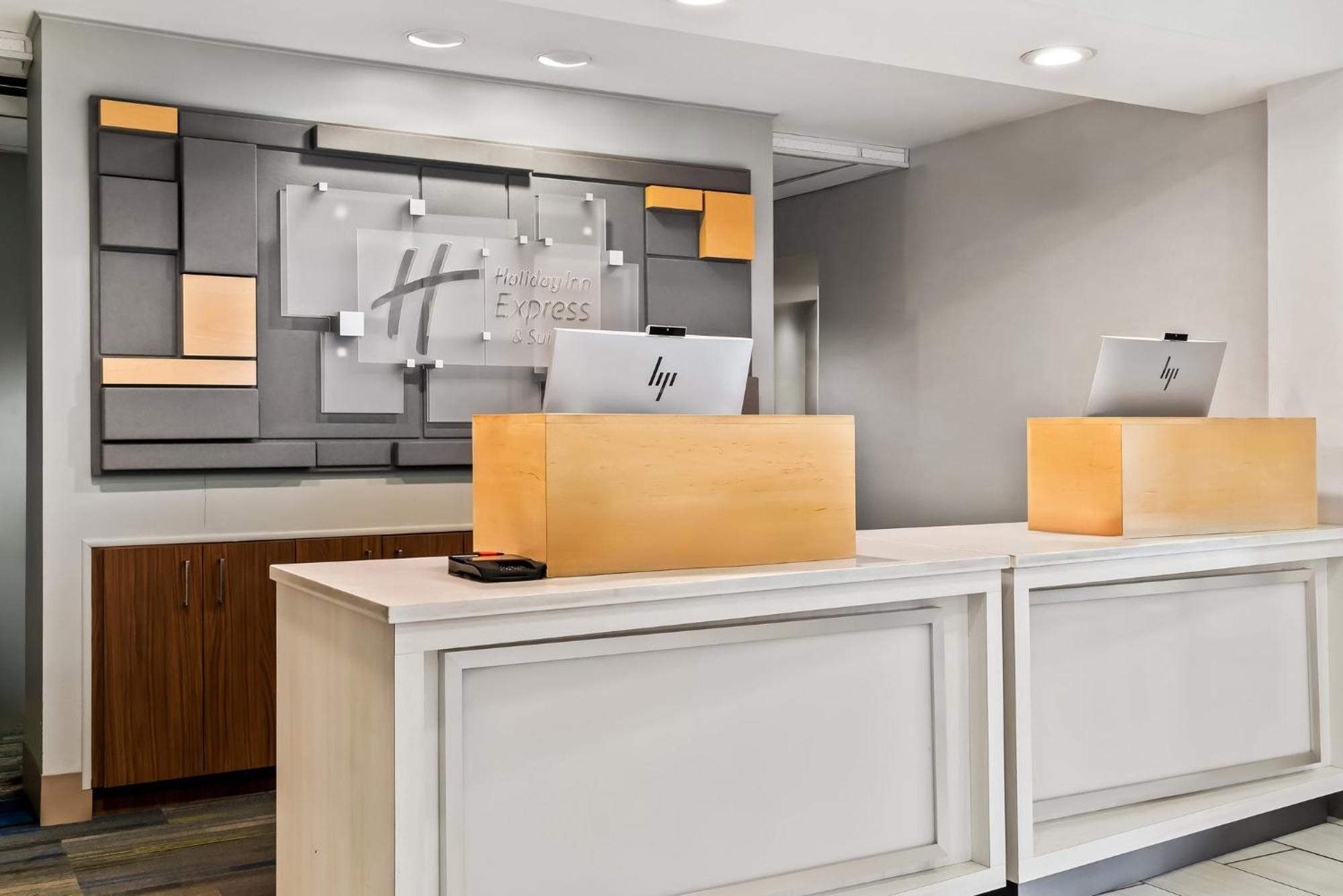 Holiday Inn Express Hotel & Suites Marion By Ihg Esterno foto