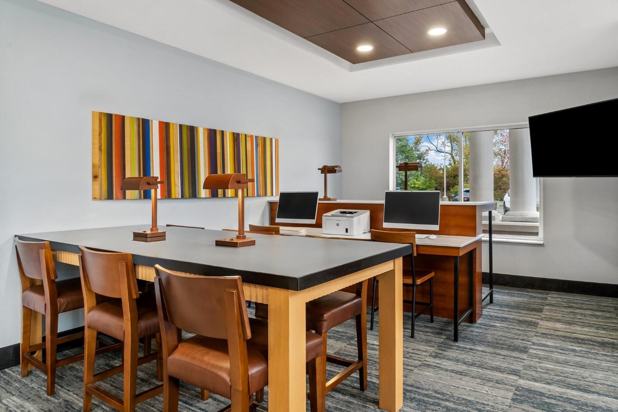 Holiday Inn Express Hotel & Suites Marion By Ihg Esterno foto