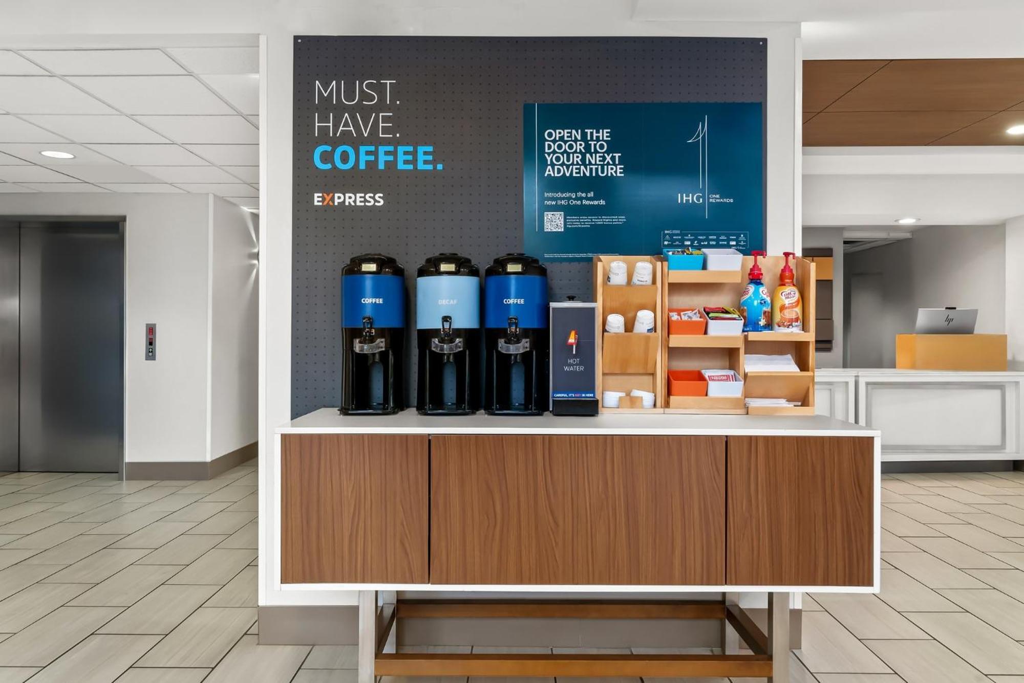 Holiday Inn Express Hotel & Suites Marion By Ihg Esterno foto