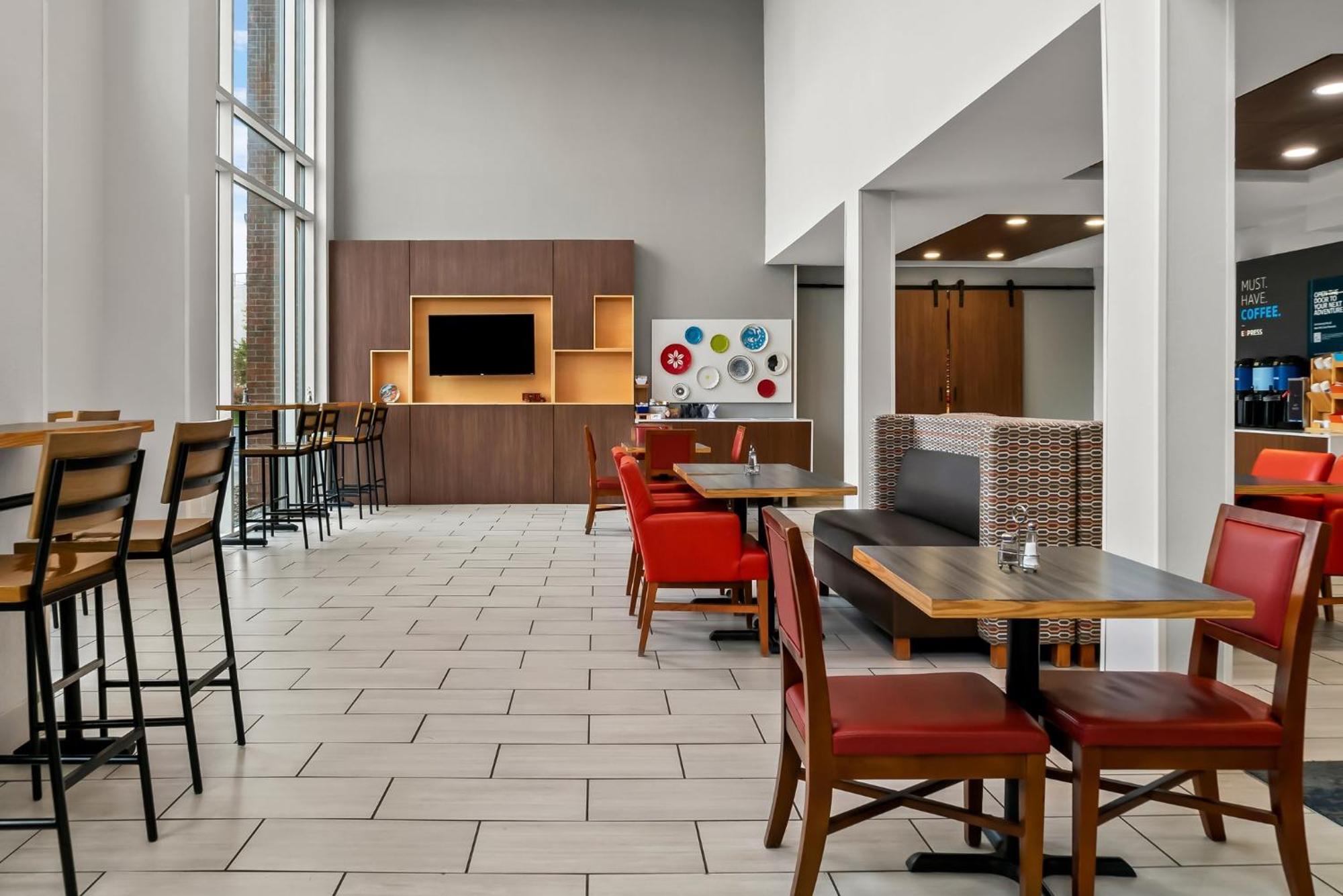 Holiday Inn Express Hotel & Suites Marion By Ihg Esterno foto