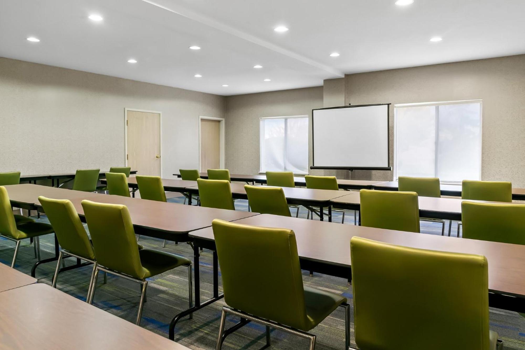 Holiday Inn Express Hotel & Suites Marion By Ihg Esterno foto