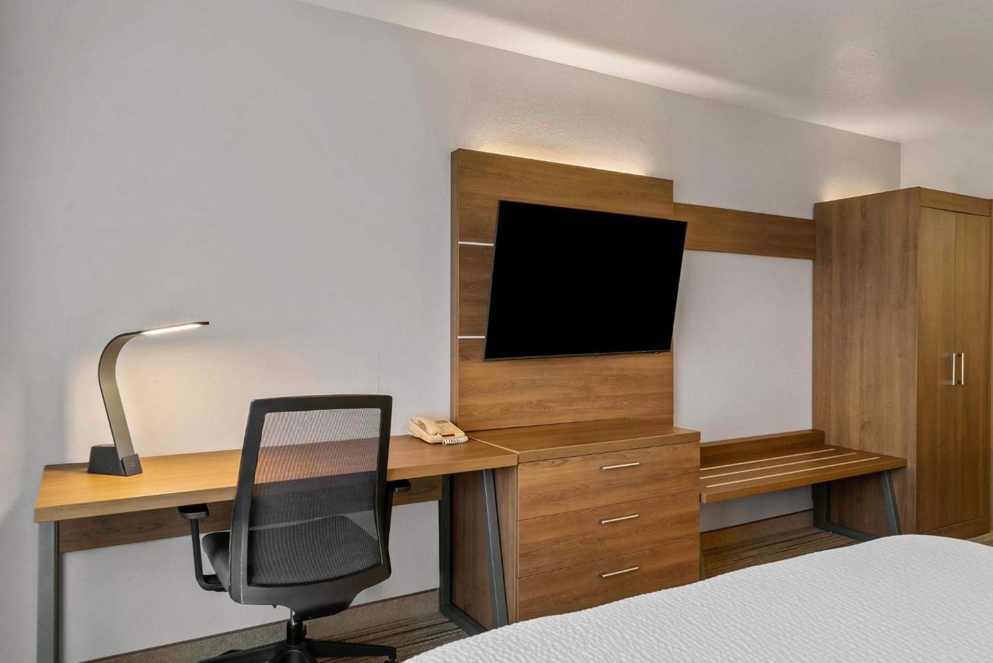 Holiday Inn Express Hotel & Suites Marion By Ihg Esterno foto